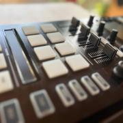 Native Instruments - Traktor D2 Pár + Deck Saver
