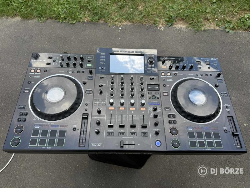 Pioneer XDJ XZ + táska