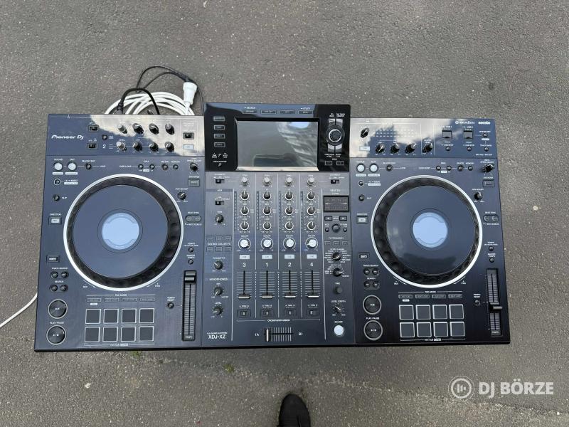 Pioneer XDJ XZ + táska
