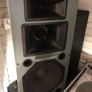 Eladó vagy beszámitás is mehet Martin audio em185