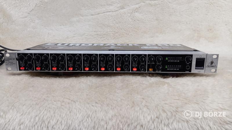 Behringer RX1602 vonalkeverő