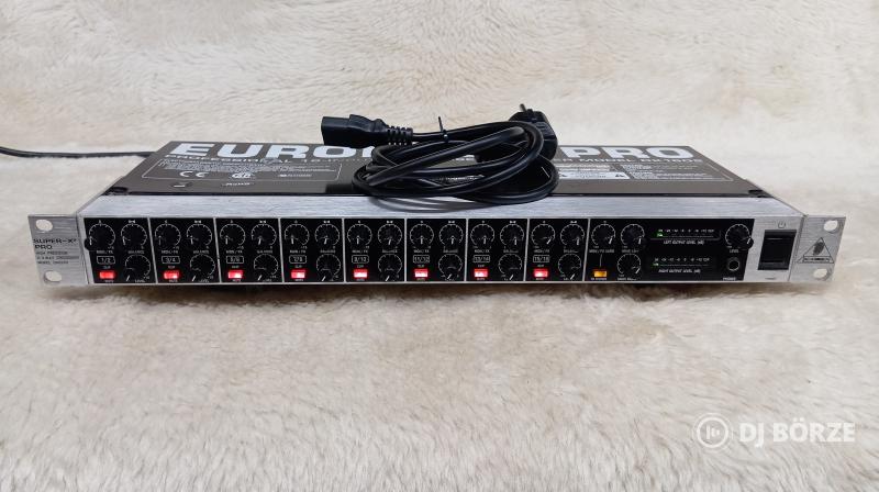 Behringer RX1602 vonalkeverő