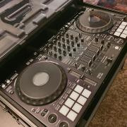 Pioneer DDJ1000 + ZOMO RACK