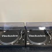 2DB GYŰJTŐI ÁLLAPOTÚ TECHNICS SL 1210-MK2