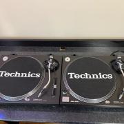 2DB GYŰJTŐI ÁLLAPOTÚ TECHNICS SL 1210-MK2