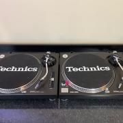 2DB GYŰJTŐI ÁLLAPOTÚ TECHNICS SL 1210-MK2