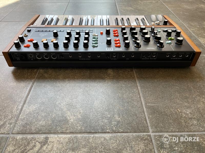 Behringer Poly D 4-Voice Analog Synthesizer