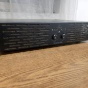 Behringer KM 1700 végfok