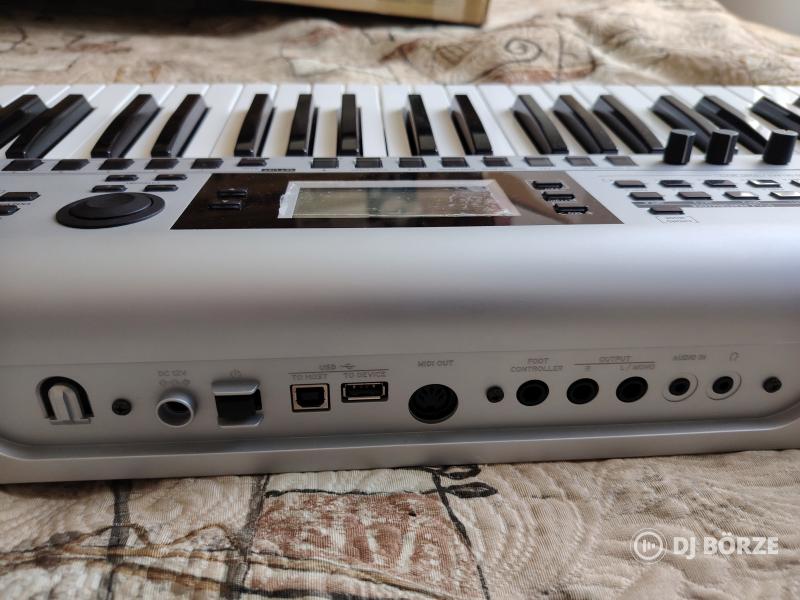 Roland Juno