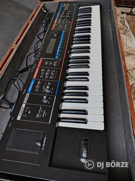 Roland Juno