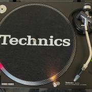 2DB TECHNICS SL-1210MK2 LEMEZJÁTSZÓ EREDETI CSOMAGOLÁSBAN,MINDEN TARTOZÉKKAL ELADÓ