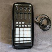 Native Instruments Traktor Kontrol S5 + Traktor Pro 3 + UDG táska + 5m Klotz RCA kábel