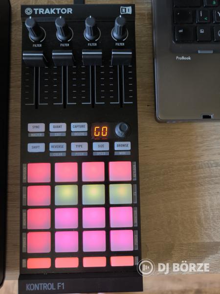 Native Instruments Traktor Kontrol S5 + Traktor Pro 3 + UDG táska + 5m Klotz RCA kábel