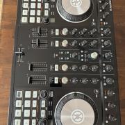 Native instrument S4 mkII