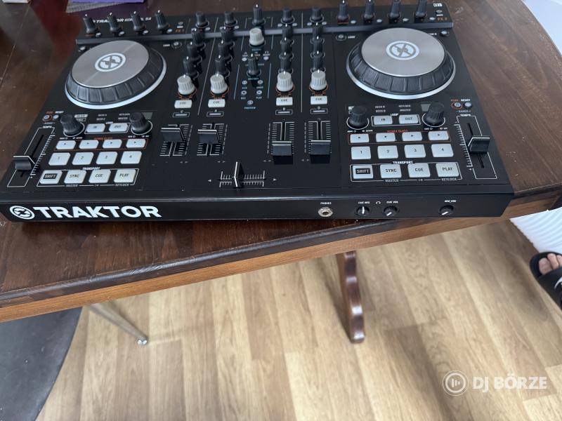 Native instrument S4 mkII