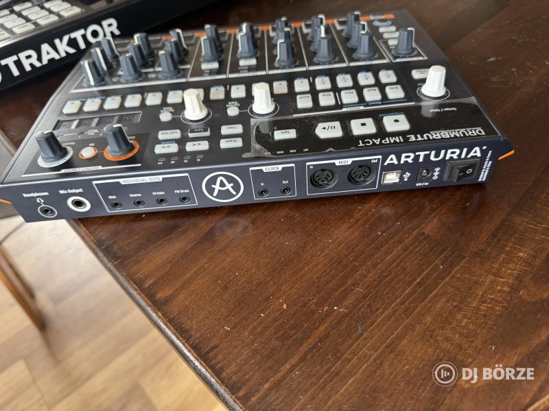 Arturia DrumBrute Impact Dobgép groove box