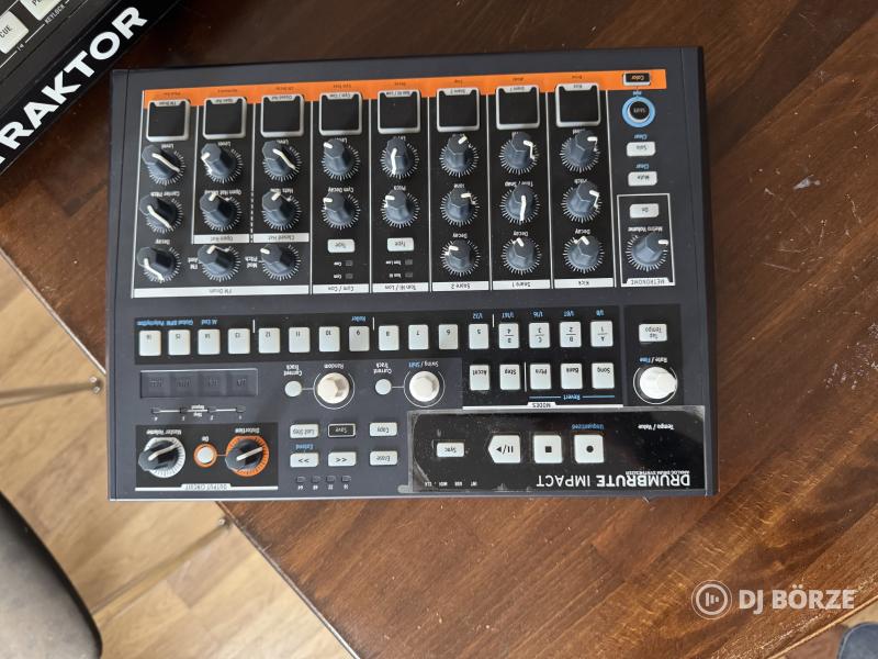 Arturia DrumBrute Impact Dobgép groove box