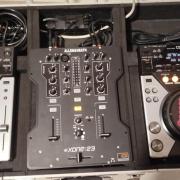 DJ pult komplett, CDJ 400 2 db + Allen & Heath Xone 23 + rack