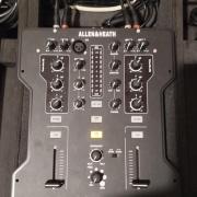 DJ pult komplett, CDJ 400 2 db + Allen & Heath Xone 23 + rack