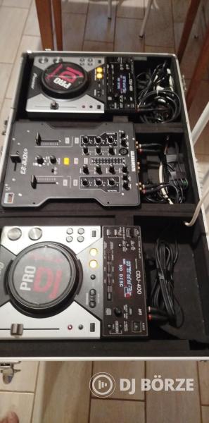 DJ pult komplett, CDJ 400 2 db + Allen & Heath Xone 23 + rack