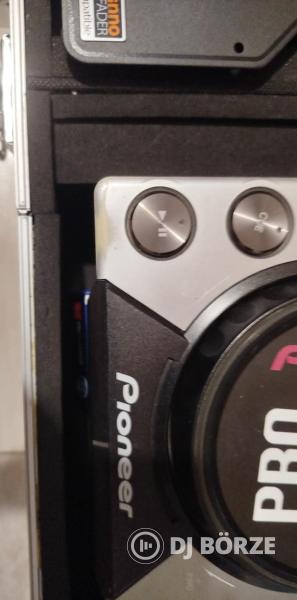 DJ pult komplett, CDJ 400 2 db + Allen & Heath Xone 23 + rack
