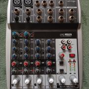 BEHRINGER XENYX  Q 802 USB keverőpult ELADÓ