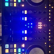 Traktor S4 MK2 kontroller
