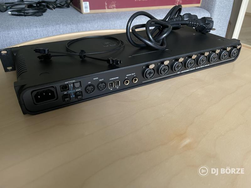 MOTU 8pre FireWire Audio Interface, 8 db mikrofon-előerősítővel