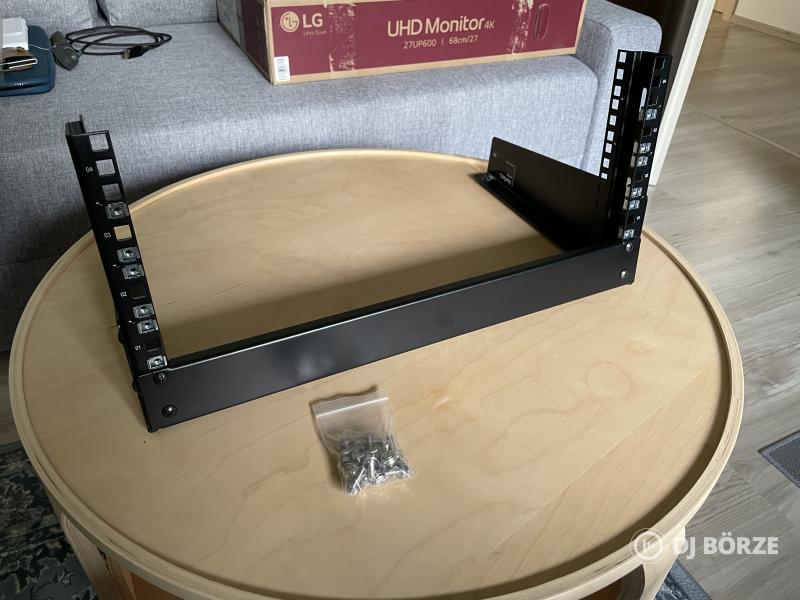 StarTech RK4OD 4U rack