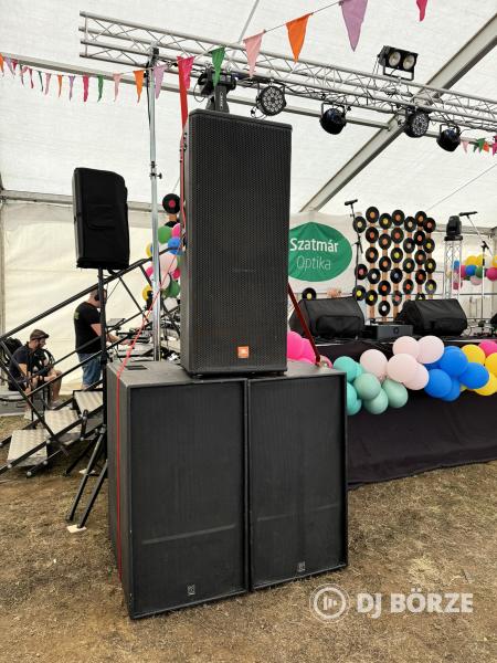4 db JBL MRX 525 Top hangfal