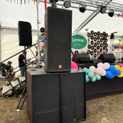 4 db JBL MRX 525 Top hangfal