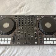 Pioneer Ddj-1000, VM-50 2 db aktív hangfal