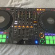 Pioneer Ddj-1000, VM-50 2 db aktív hangfal