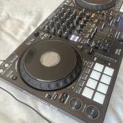 Pioneer Ddj-1000, VM-50 2 db aktív hangfal