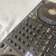 Pioneer Ddj-1000, VM-50 2 db aktív hangfal
