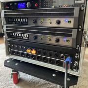 Újszerű Crown MA5000i + MA9000i végfok + DBX PA2 rackben