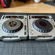 2x Pioneer CDJ-800 mk2