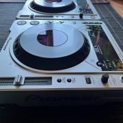 2x Pioneer CDJ-800 mk2
