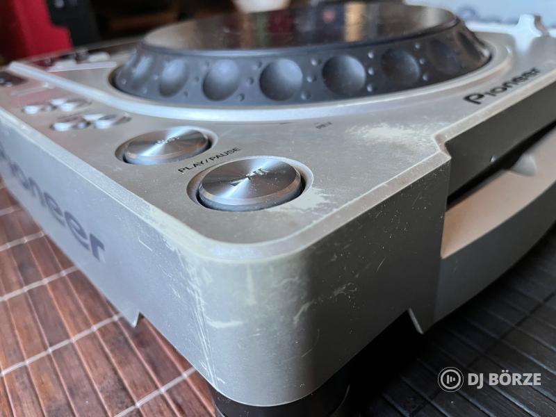 2x Pioneer CDJ-800 mk2