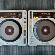 2x Pioneer CDJ-800 mk2
