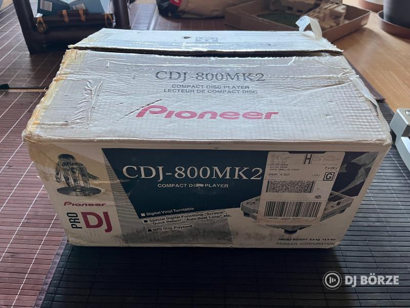 2x Pioneer CDJ-800 mk2