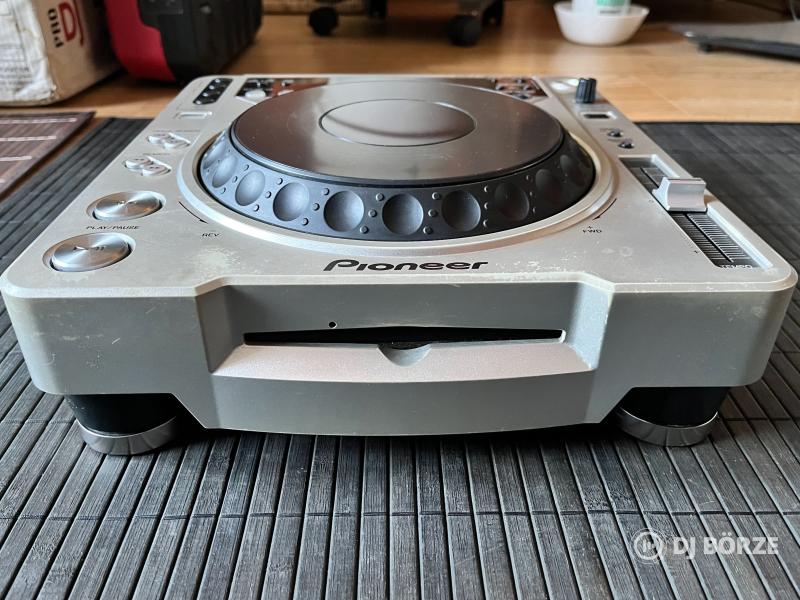 2x Pioneer CDJ-800 mk2