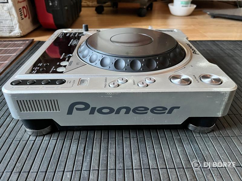 2x Pioneer CDJ-800 mk2