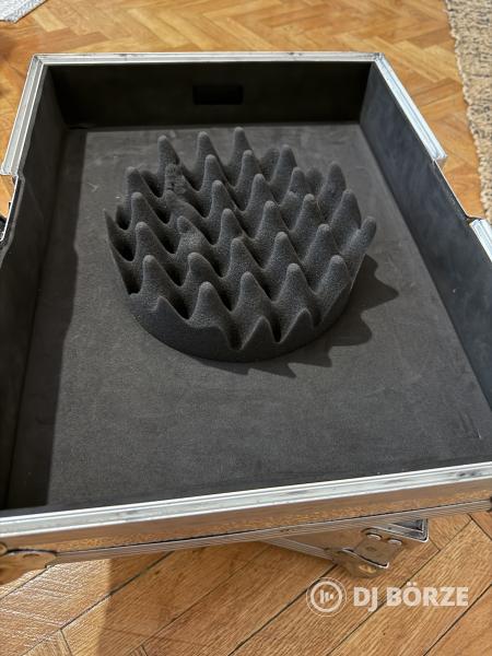 Pioneer Dj eszközökhöz szállító rack