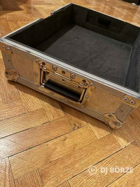 Pioneer Dj eszközökhöz szállító rack