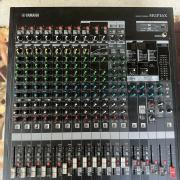 Yamaha MGP16X Zenekari keverő