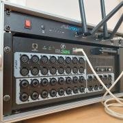Mackie DL32S mixer + router + rack digitális keverő