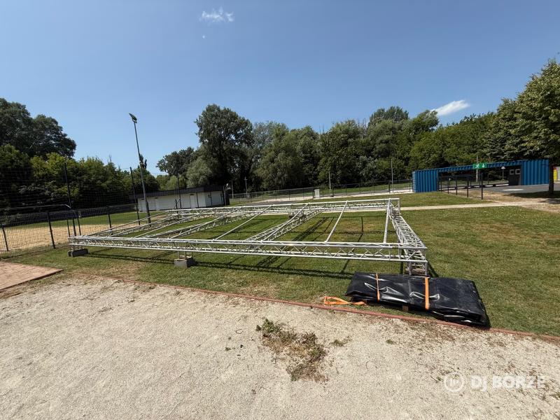 Global Truss F34 - 11 x 9 színpad fedés