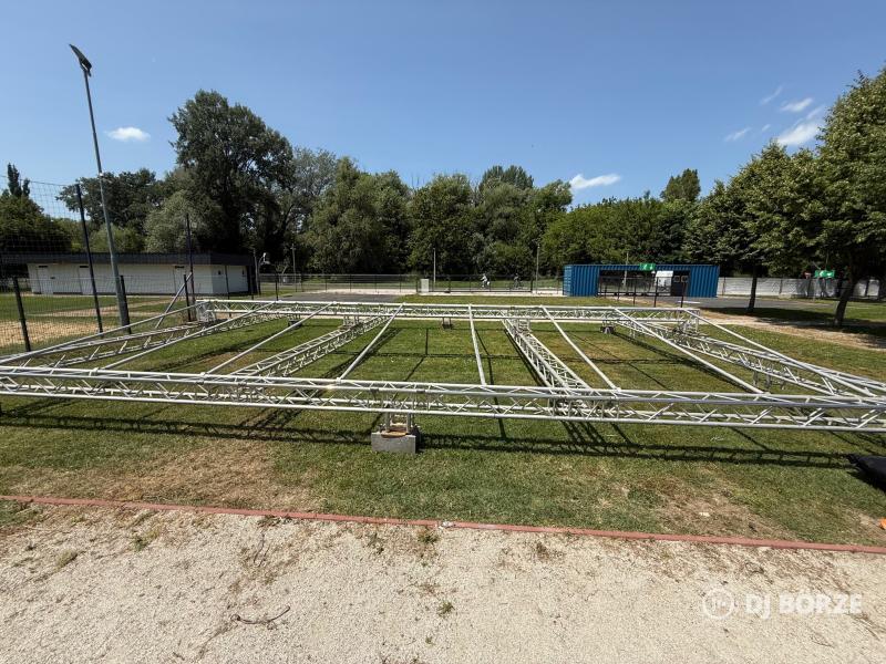 Global Truss F34 - 11 x 9 színpad fedés