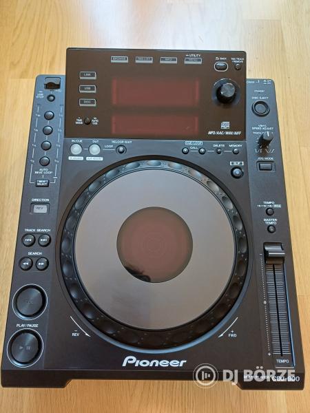 Pioneer CDJ-900 páros, megkímélt, tökéletesen működik